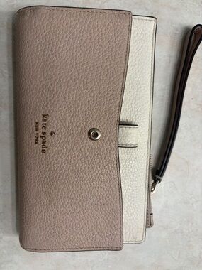 kate spade Two-Tone Taupe and Cream Pebbled Leather Wristlet Wallet